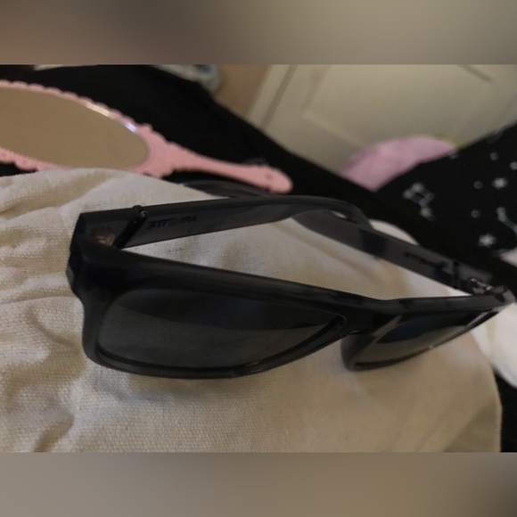 Arnette shades 🕶 - Picture 2 of 7